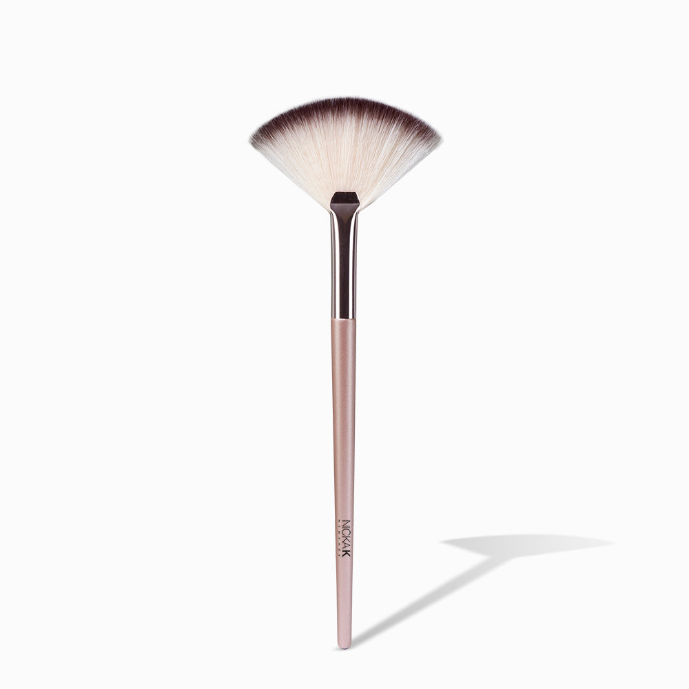 NICKA K MAKE UP BRUSH - Fan Brush - TBPK08